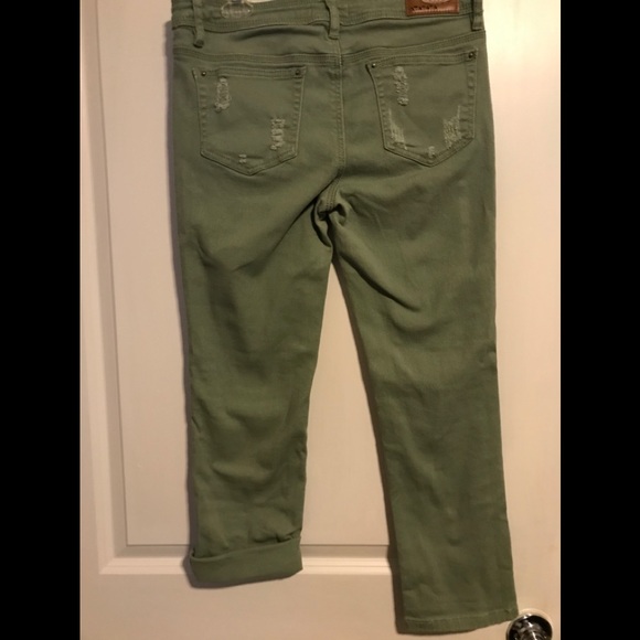 Dollhouse colored jeans - Picture 3 of 5